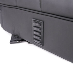 JC กระเป๋าเบสไฟฟ้า บุหนา 23 มิล BB-2121 สีดำ มียางรองก้นกระเป๋า ด้านล่าง