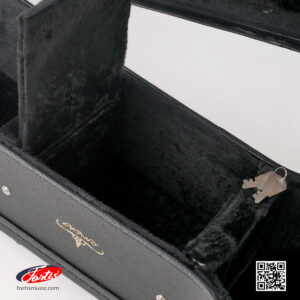 ฮาร์ดเคส กีต้าร์โปร่ง 41 นิ้ว ฮาร์ดเคสไม้ คาราบาว ภายมีล่องรองรับคอกีตาร์ พร้อมช่องเก็บอุปกรณ์ 1 ช่อง