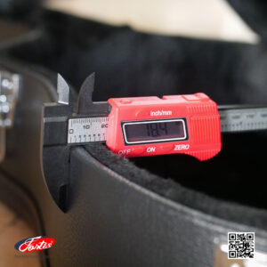 ภายในเป็นโฟมนุ่ม หนา 15 mm. คลุมด้วยผ้ากำมหยีขนยาว