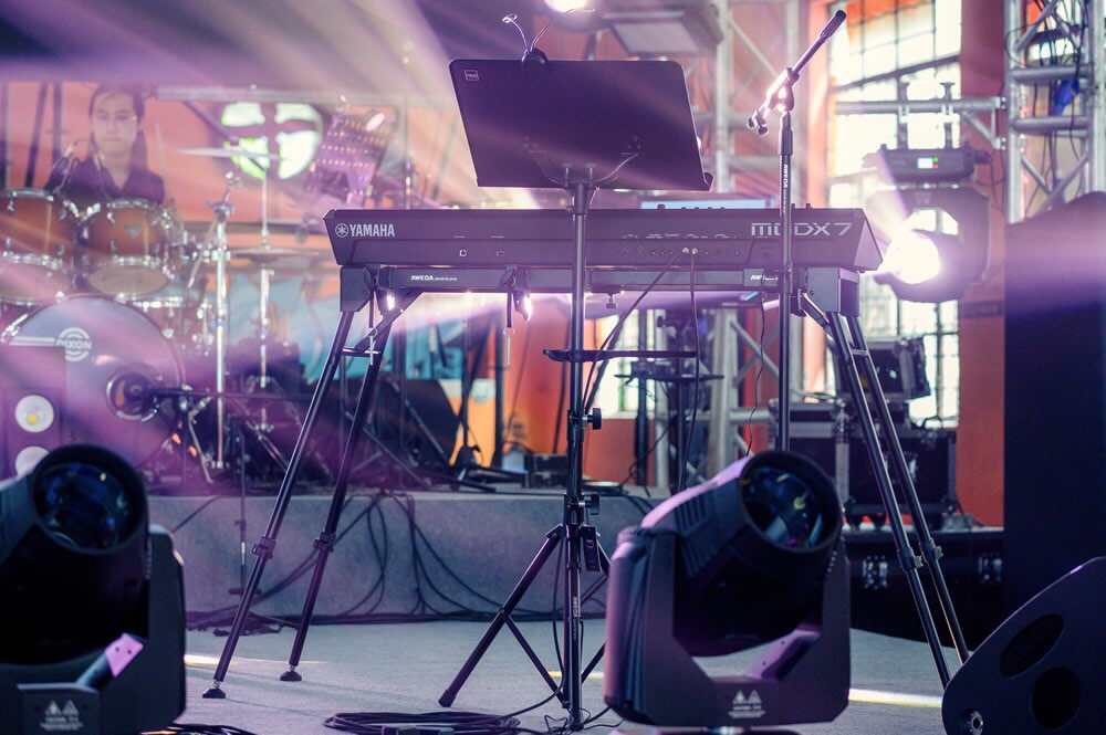 ขาตั้งคีย์บอร์ด ขาตั้งเปียโน เหมาะสำหรับผู้ที่ต้องการใช้งานที่หลากหลายไม่ว่าจะเป็นการนั่งเล่นหรือยืนเล่น ก็สามารถปรับได้ตามความเหมาะสม