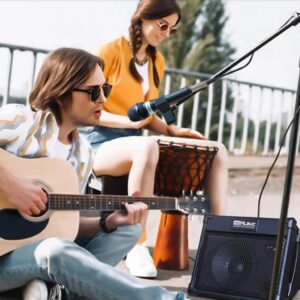 Cool Music Acoustic Amplifier ตู้แอมป์อเนกประสงค์ BP-40S สามารถใช้งานได้ทั้งแบบตั้ง และแบบนอน อีกทั้งยังมีเบ้าสำหรับเสียบเสาตั้งลำโพงได้อีกด้วย